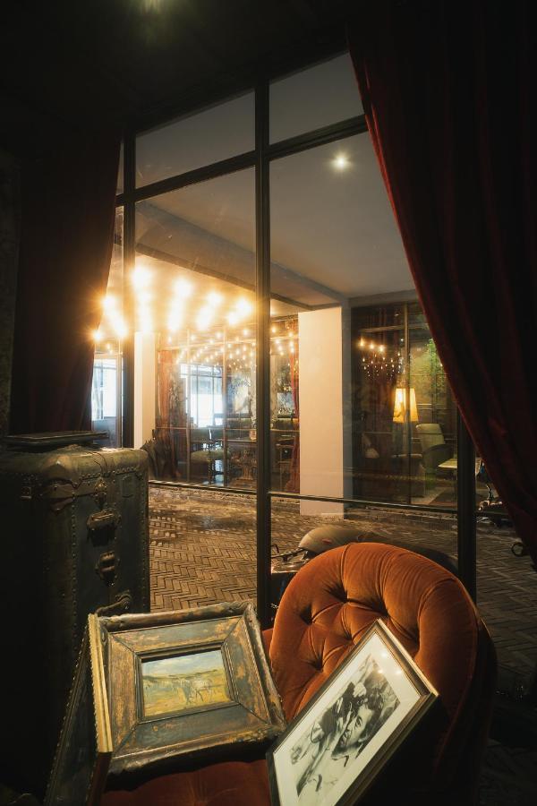 Baan Tuk Din Hotel Банкок Екстериор снимка